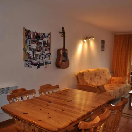Spacieux Avec Vue Imprenable, Parking Et Wifi A - Fr-1-693-28 Lejlighed